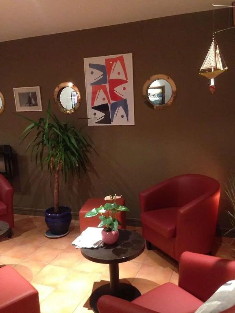 Brit Hotel Des Halles Concarneau