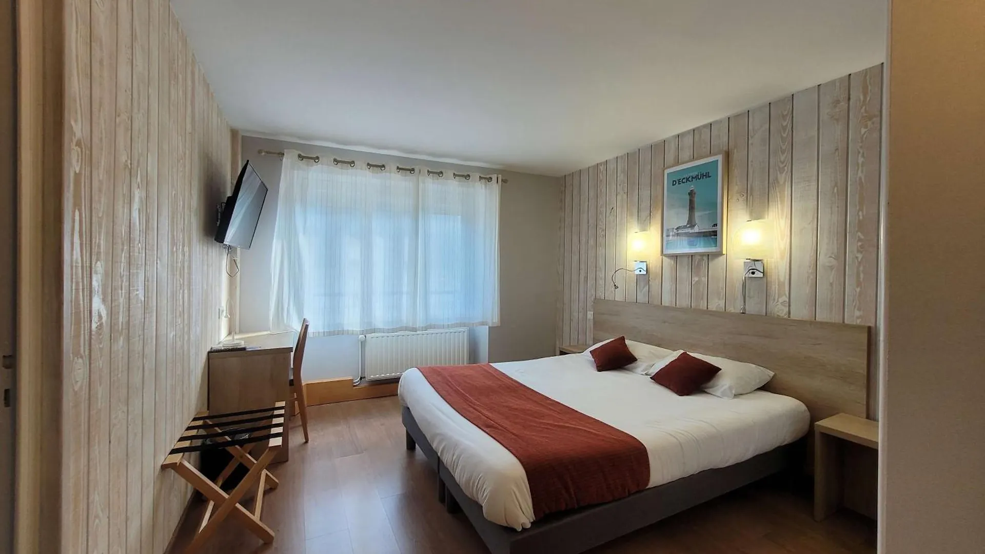 Brit Hotel Des Halles Concarneau 3*,
