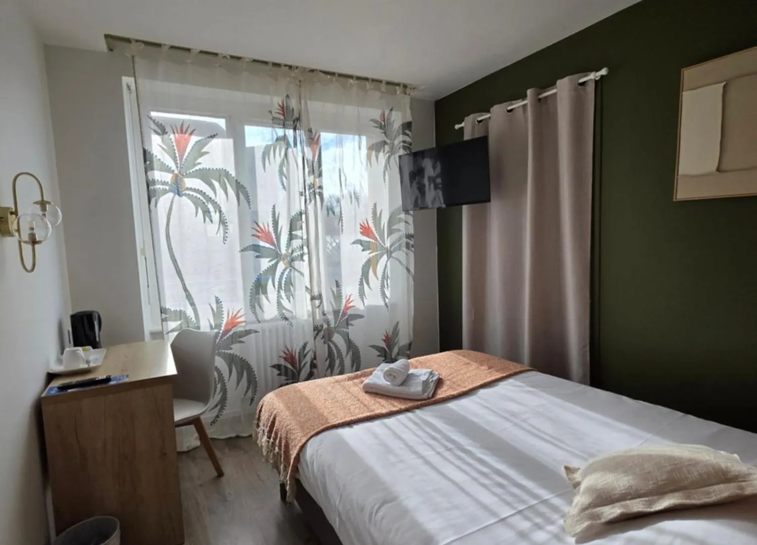 Brit Hotel Des Halles Concarneau France