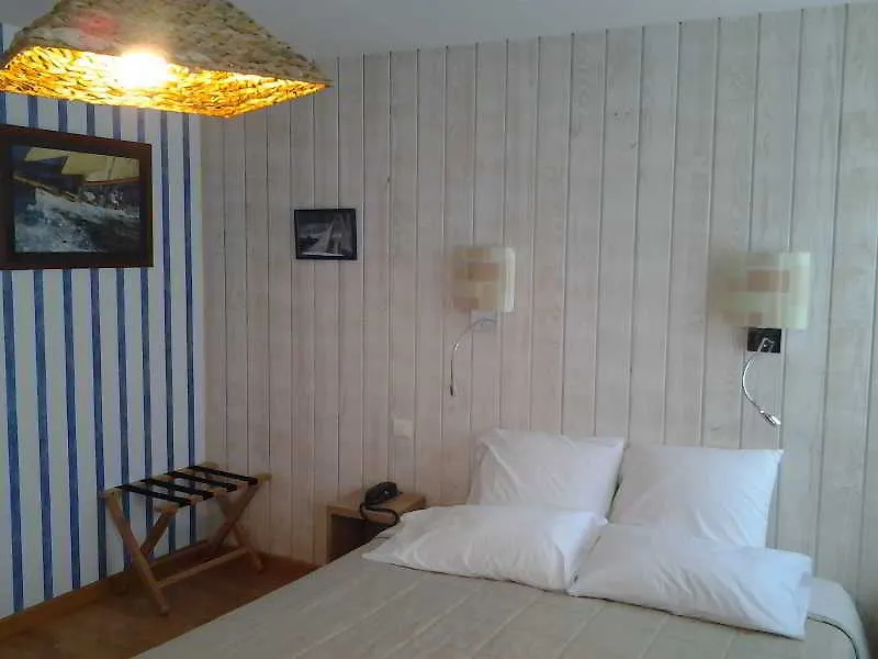 Brit Hotel Des Halles Concarneau