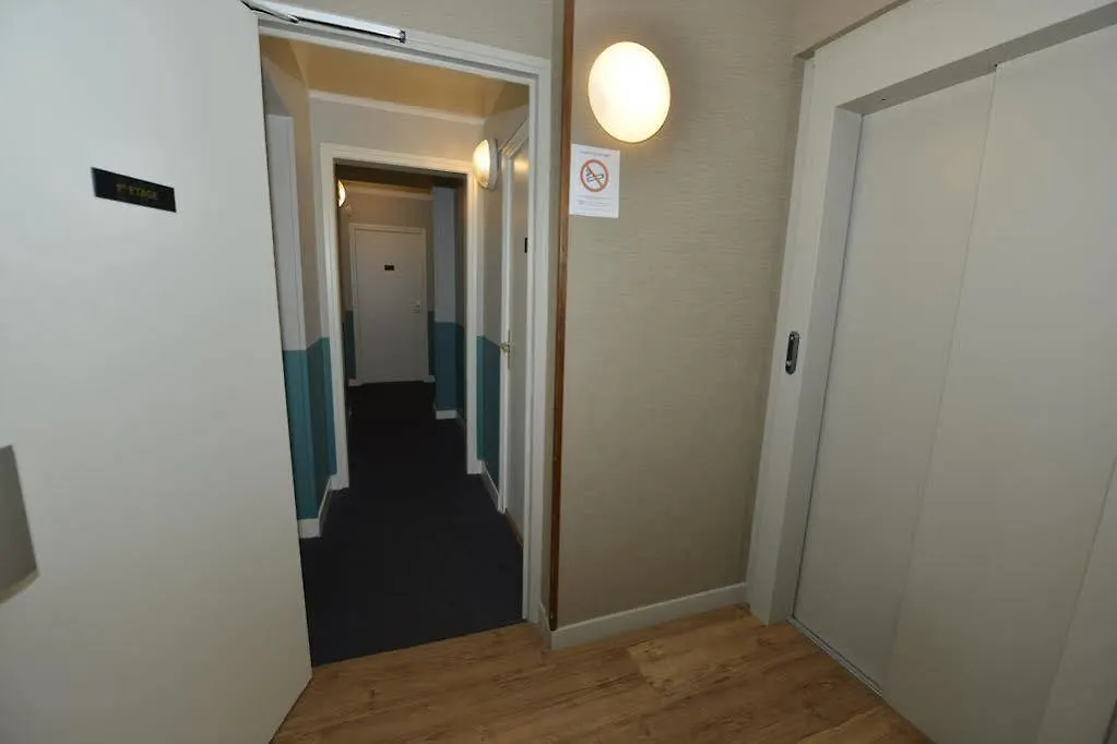 ***  Brit Hotel Des Halles Concarneau France