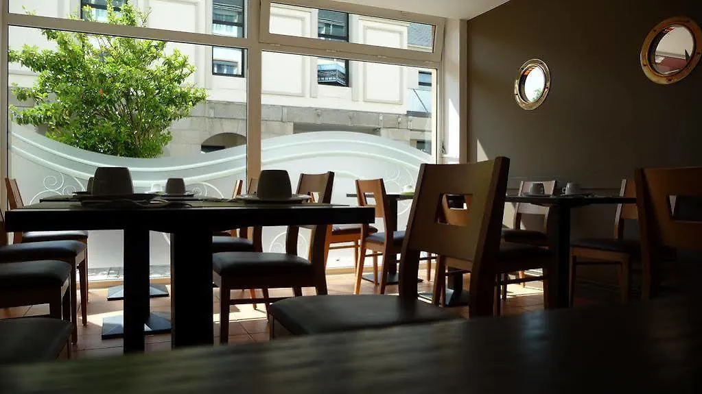 Brit Hotel Des Halles Concarneau 3*,