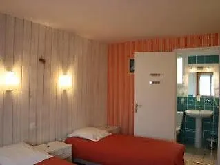 Brit Hotel Des Halles Concarneau 3*,
