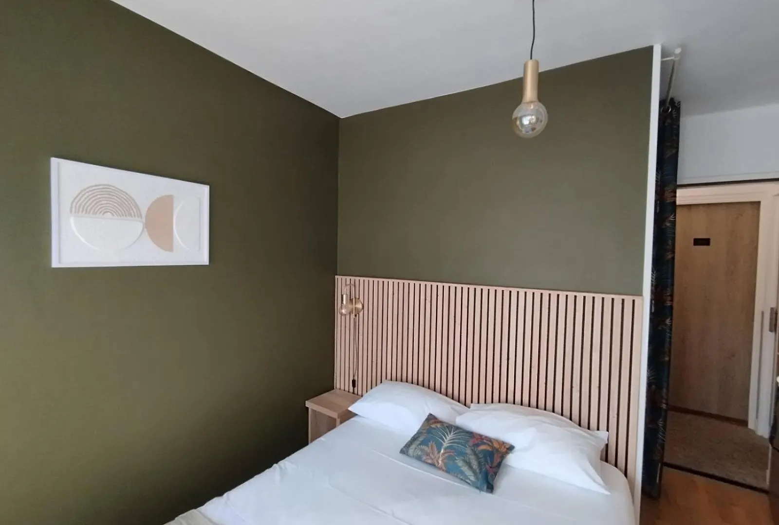 Brit Hotel Des Halles Concarneau Francia